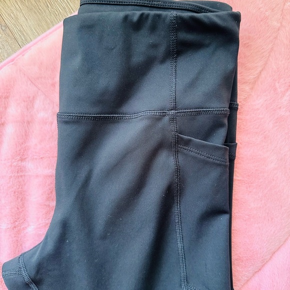 AVIA Black Leggings with pockets - Picture 2 of 4